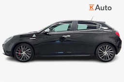 musta Alfa Romeo Giulietta 2012 kuva 5.