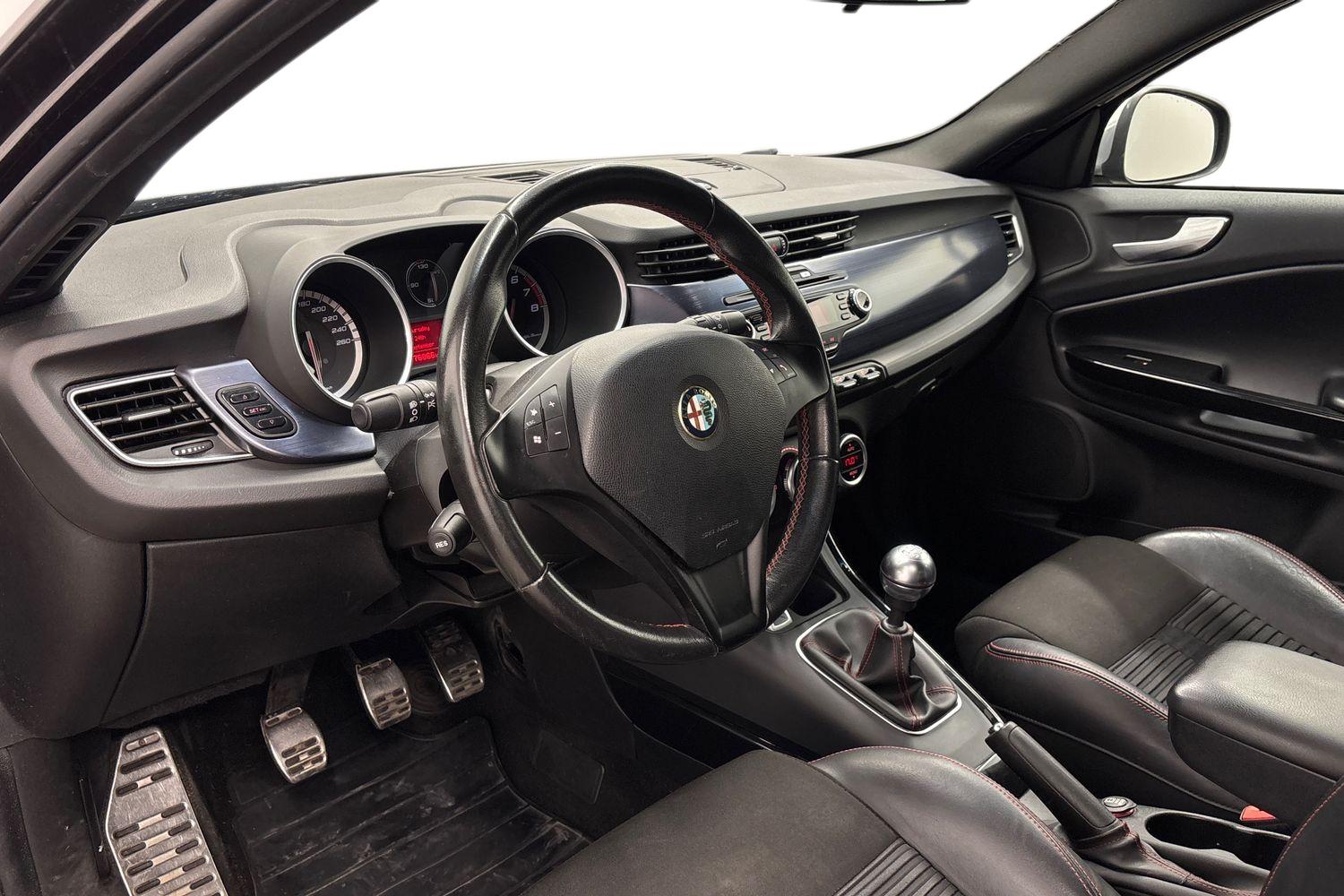 Alfa Romeo Giulietta 2012, photo 6/20