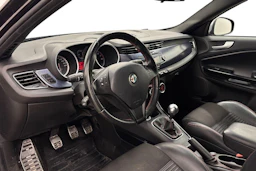 musta Alfa Romeo Giulietta 2012 kuva 6.