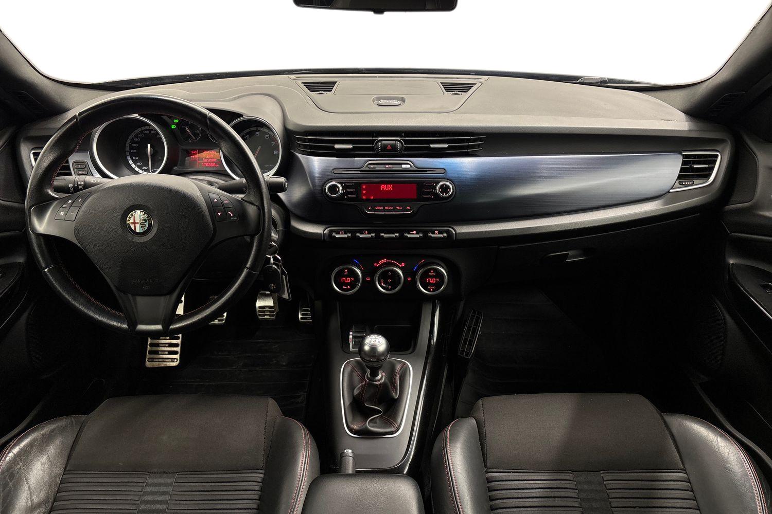Alfa Romeo Giulietta 2012, photo 7/20