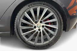 musta Alfa Romeo Giulietta 2012 kuva 9.