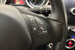 musta Alfa Romeo Giulietta 2012 kuva 14.