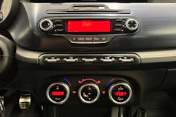 musta Alfa Romeo Giulietta 2012 kuva 17.