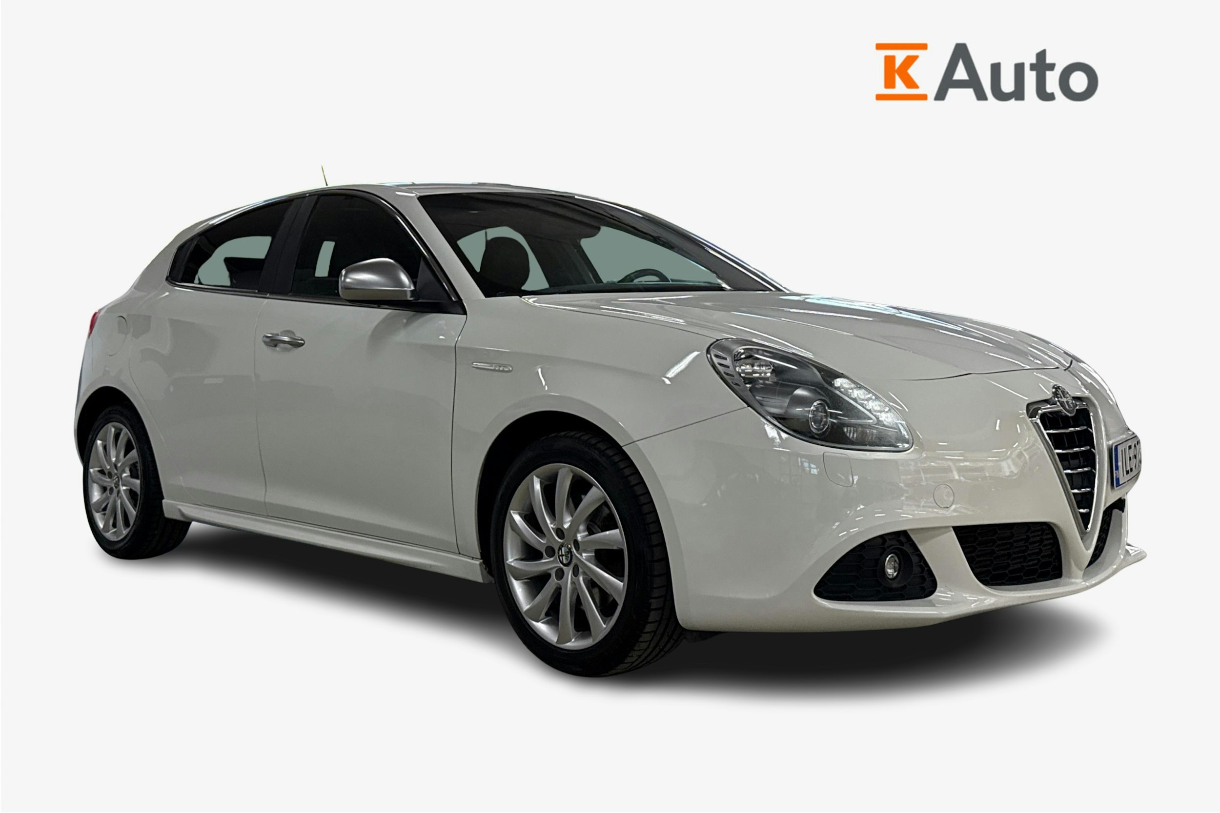 valkoinen Alfa Romeo Giulietta 2013 kuva 1.