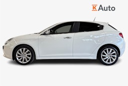 valkoinen Alfa Romeo Giulietta 2013 kuva 6.