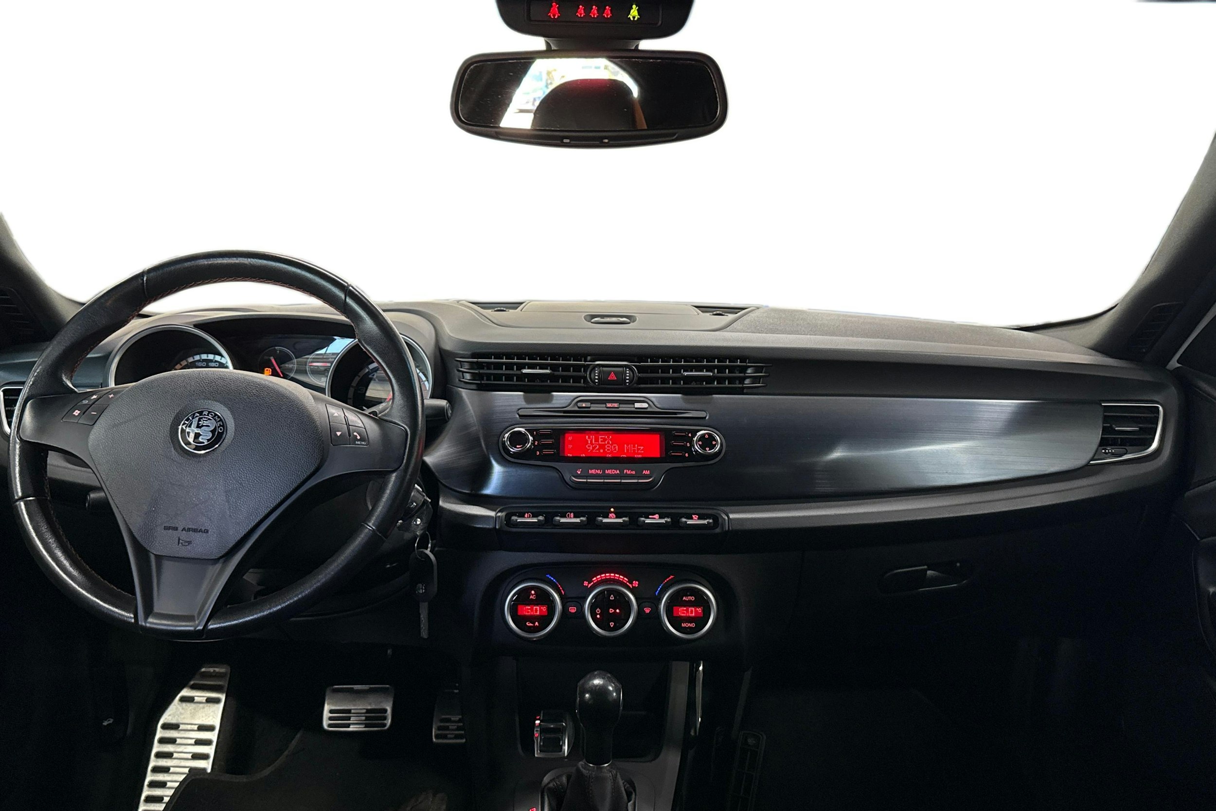 valkoinen Alfa Romeo Giulietta 2013 kuva 8.