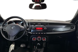 valkoinen Alfa Romeo Giulietta 2013 kuva 8.