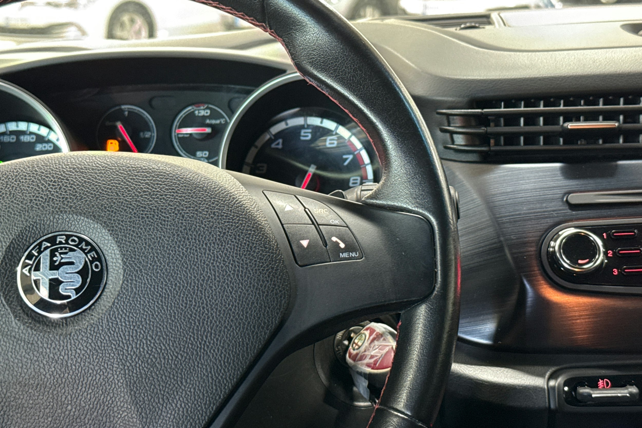 valkoinen Alfa Romeo Giulietta 2013 kuva 12.