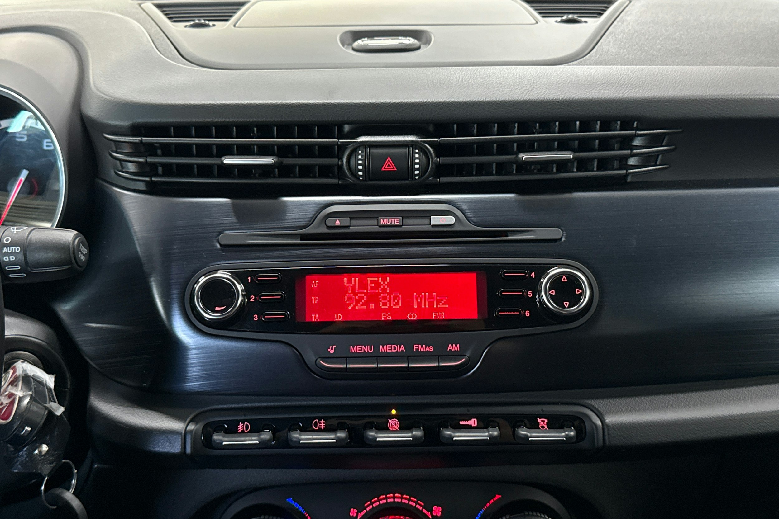 valkoinen Alfa Romeo Giulietta 2013 kuva 14.