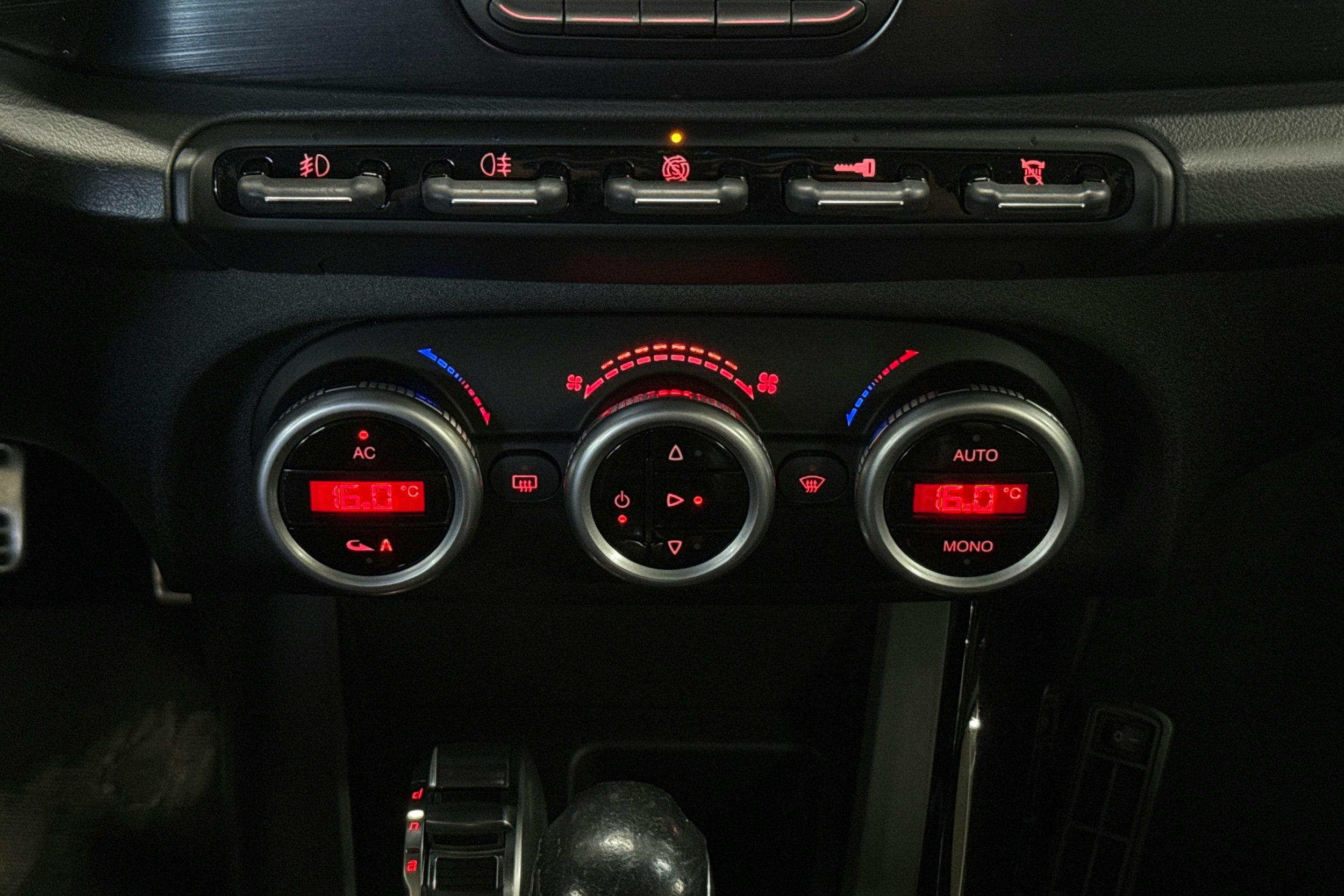 valkoinen Alfa Romeo Giulietta 2013 kuva 15.