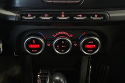 valkoinen Alfa Romeo Giulietta 2013 kuva 15.