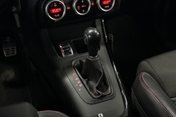valkoinen Alfa Romeo Giulietta 2013 kuva 16.