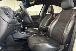 valkoinen Alfa Romeo Giulietta 2013 kuva 17.