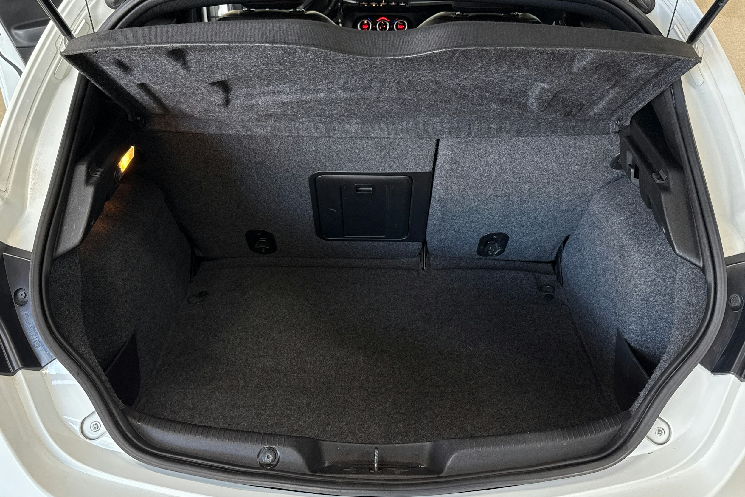 valkoinen Alfa Romeo Giulietta 2013 kuva 21.