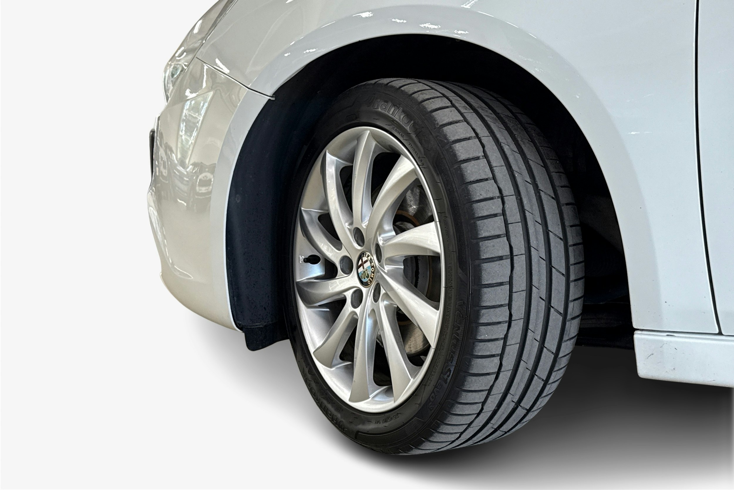 valkoinen Alfa Romeo Giulietta 2013 kuva 23.