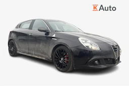 musta Alfa Romeo Giulietta 2015 kuva 1.