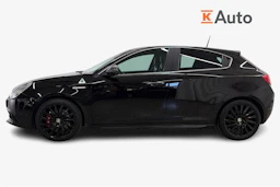 musta Alfa Romeo Giulietta 2015 kuva 5.