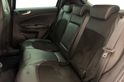 musta Alfa Romeo Giulietta 2015 kuva 8.
