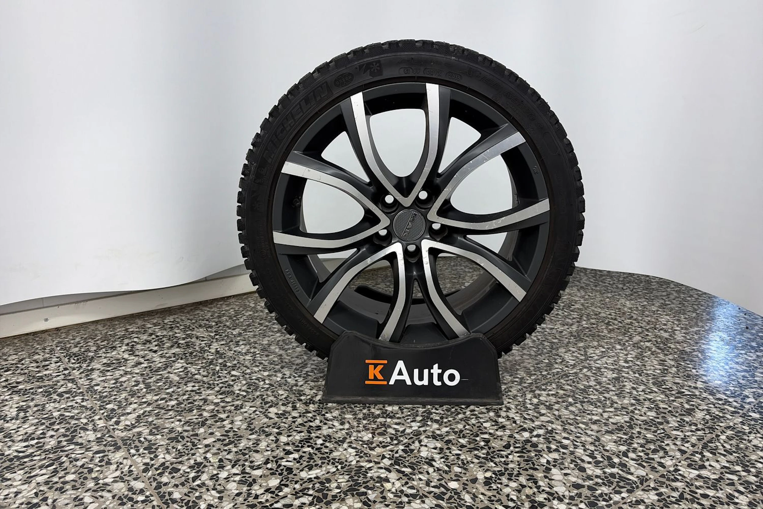 musta Alfa Romeo Giulietta 2015 kuva 10.