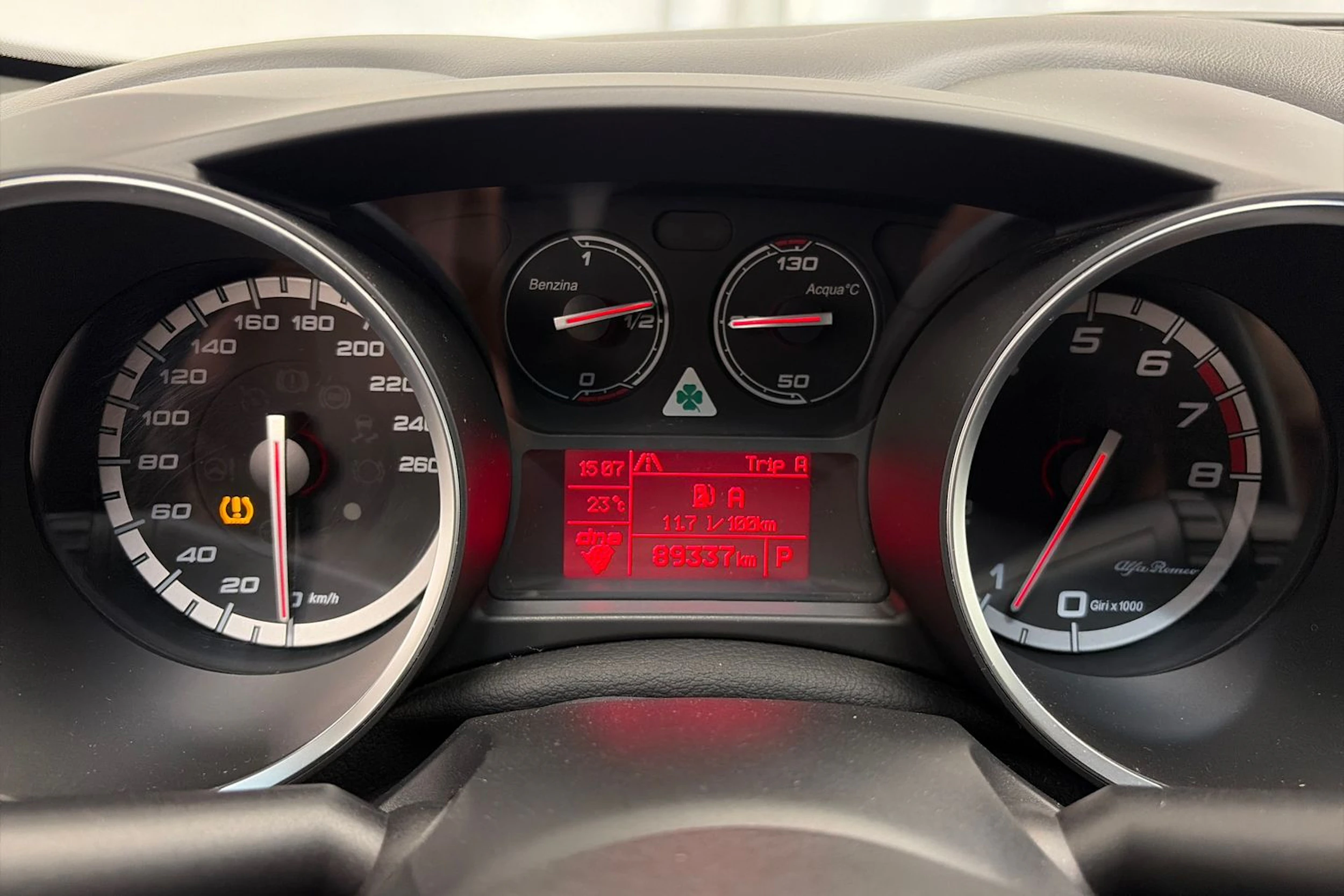 musta Alfa Romeo Giulietta 2015 kuva 15.