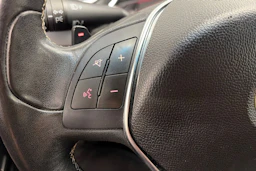 musta Alfa Romeo Giulietta 2015 kuva 16.