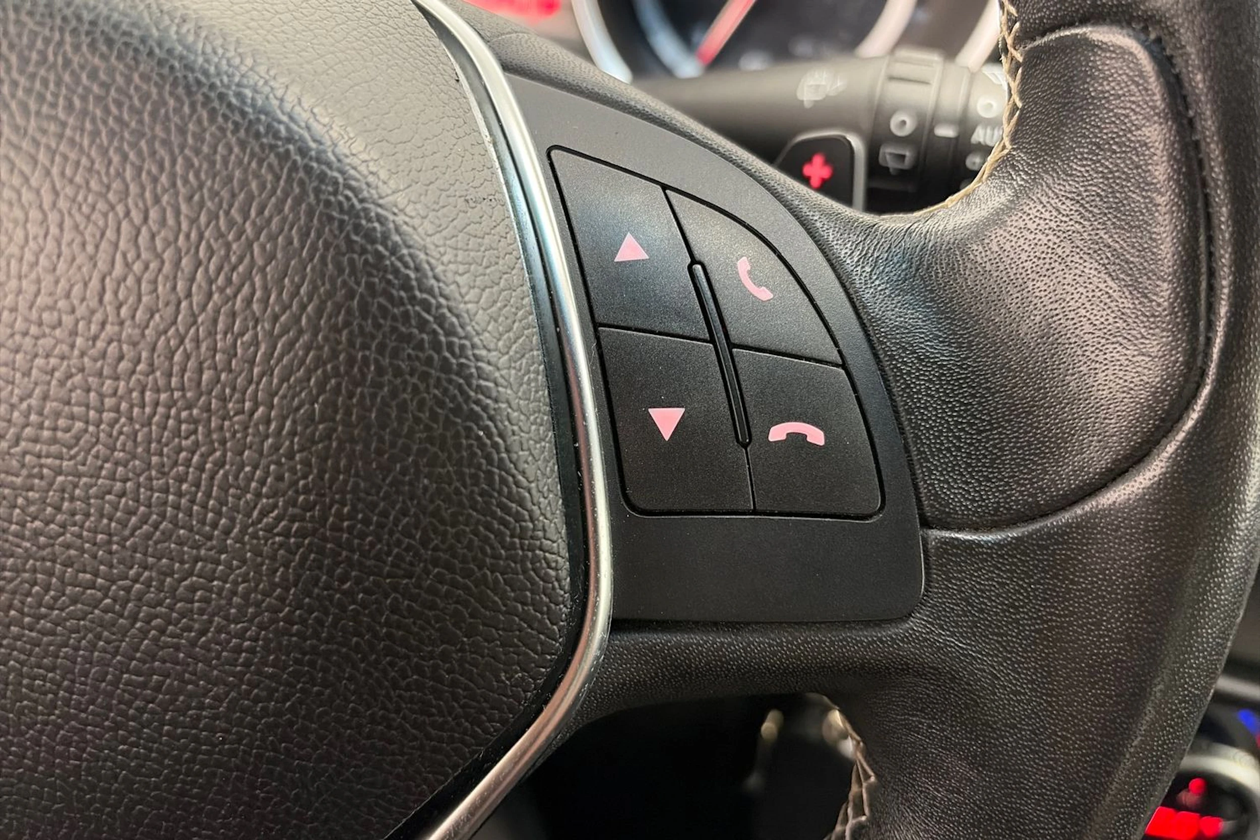 musta Alfa Romeo Giulietta 2015 kuva 17.