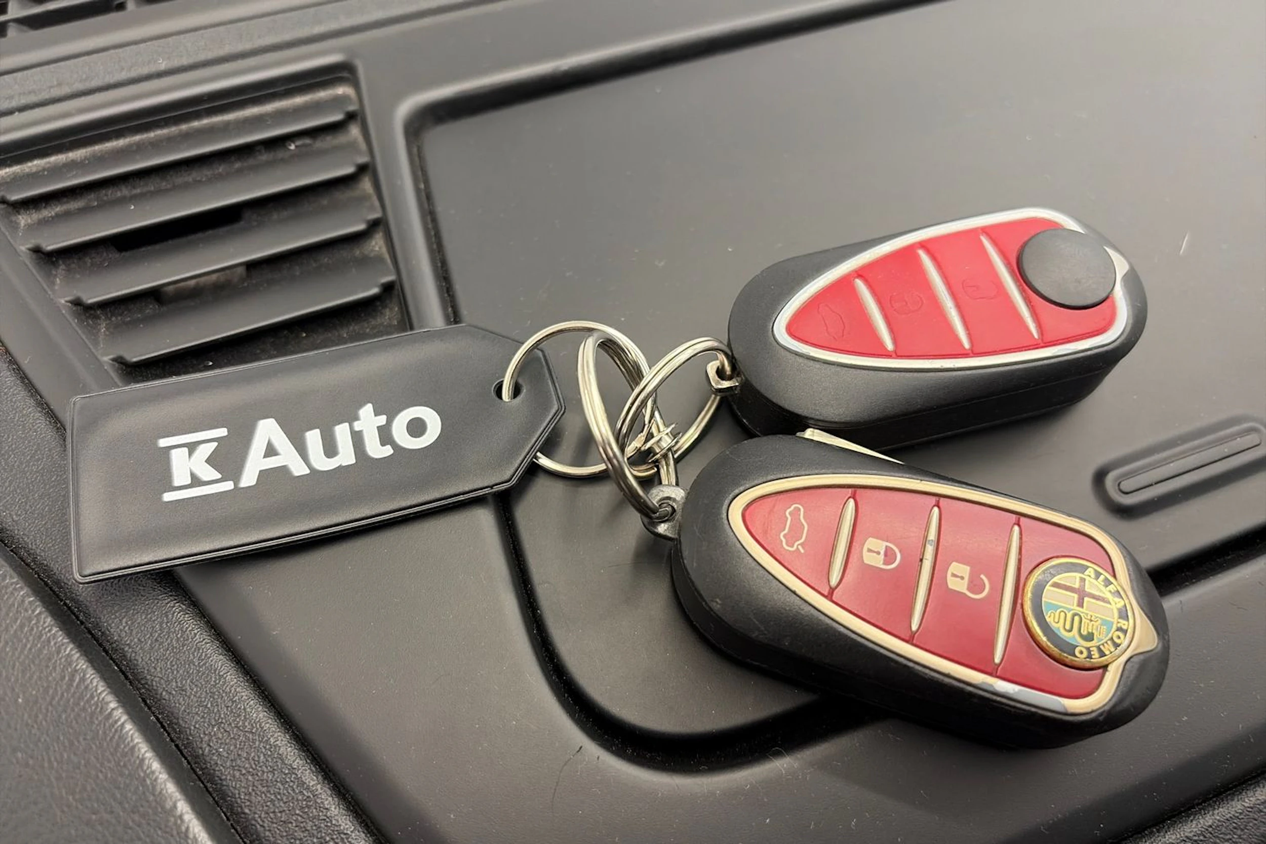 musta Alfa Romeo Giulietta 2015 kuva 24.