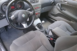 harmaa Alfa Romeo GT 2007 kuva 7.