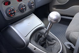 harmaa Alfa Romeo GT 2007 kuva 12.