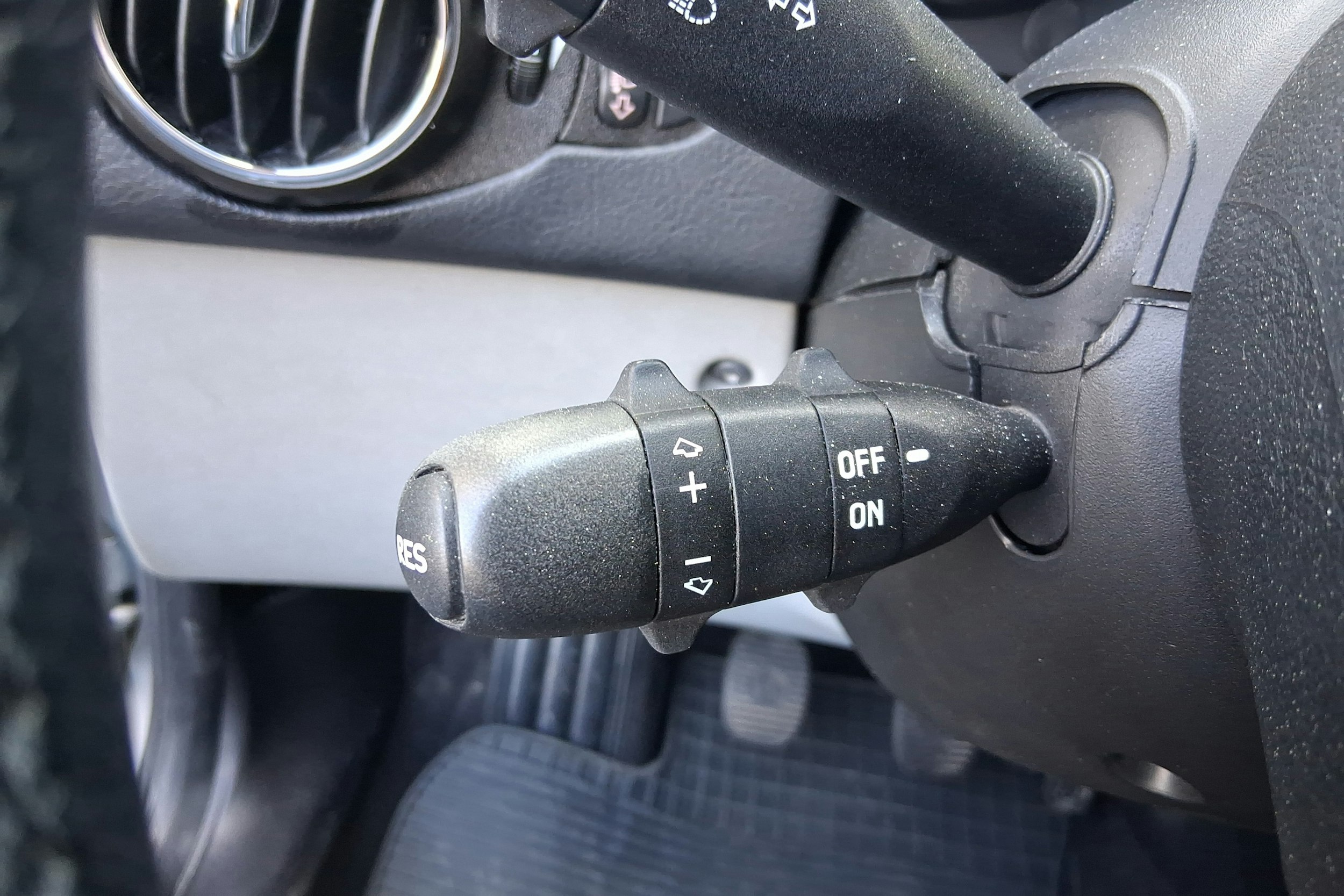 harmaa Alfa Romeo GT 2007 kuva 14.