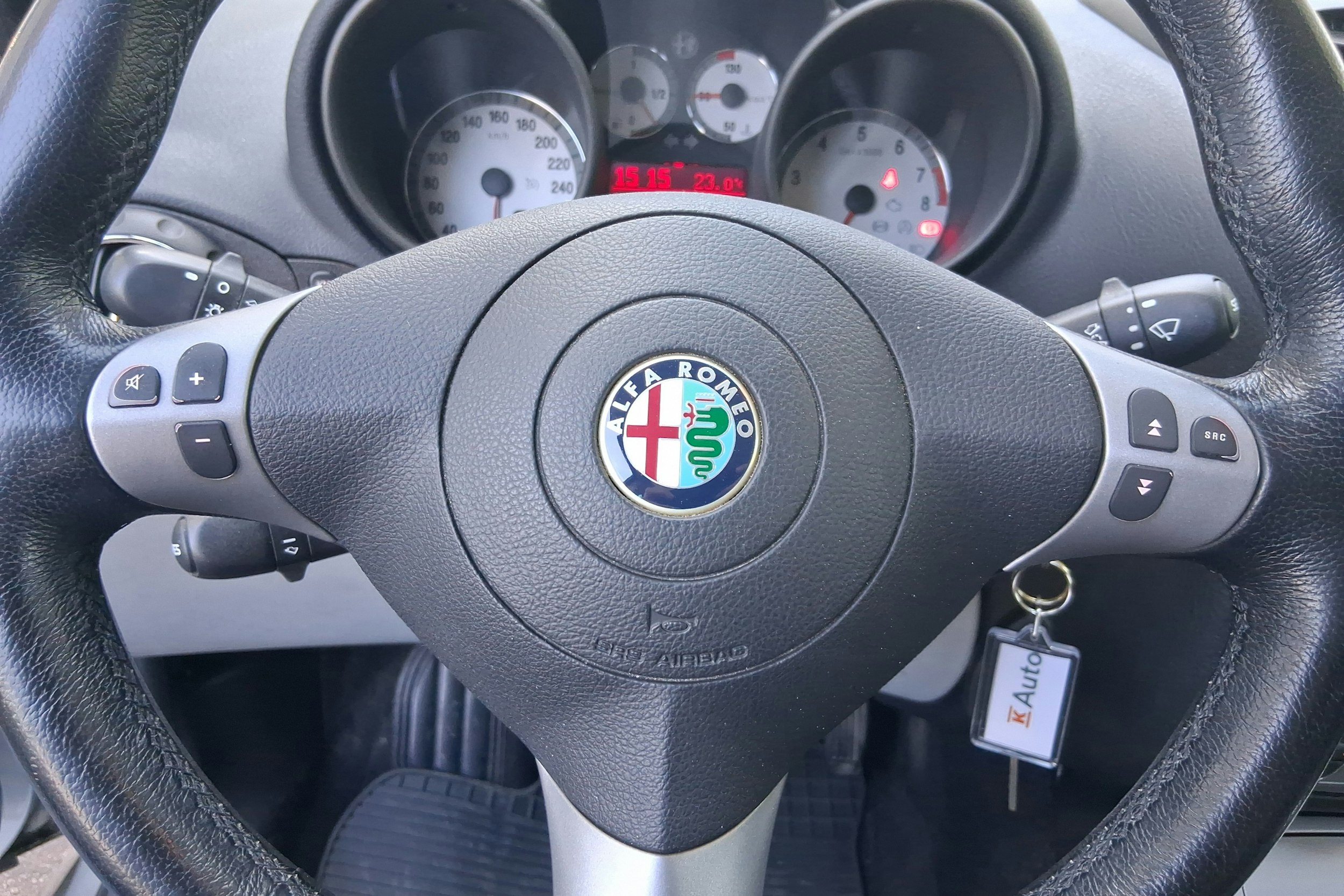 harmaa Alfa Romeo GT 2007 kuva 15.