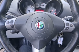harmaa Alfa Romeo GT 2007 kuva 15.