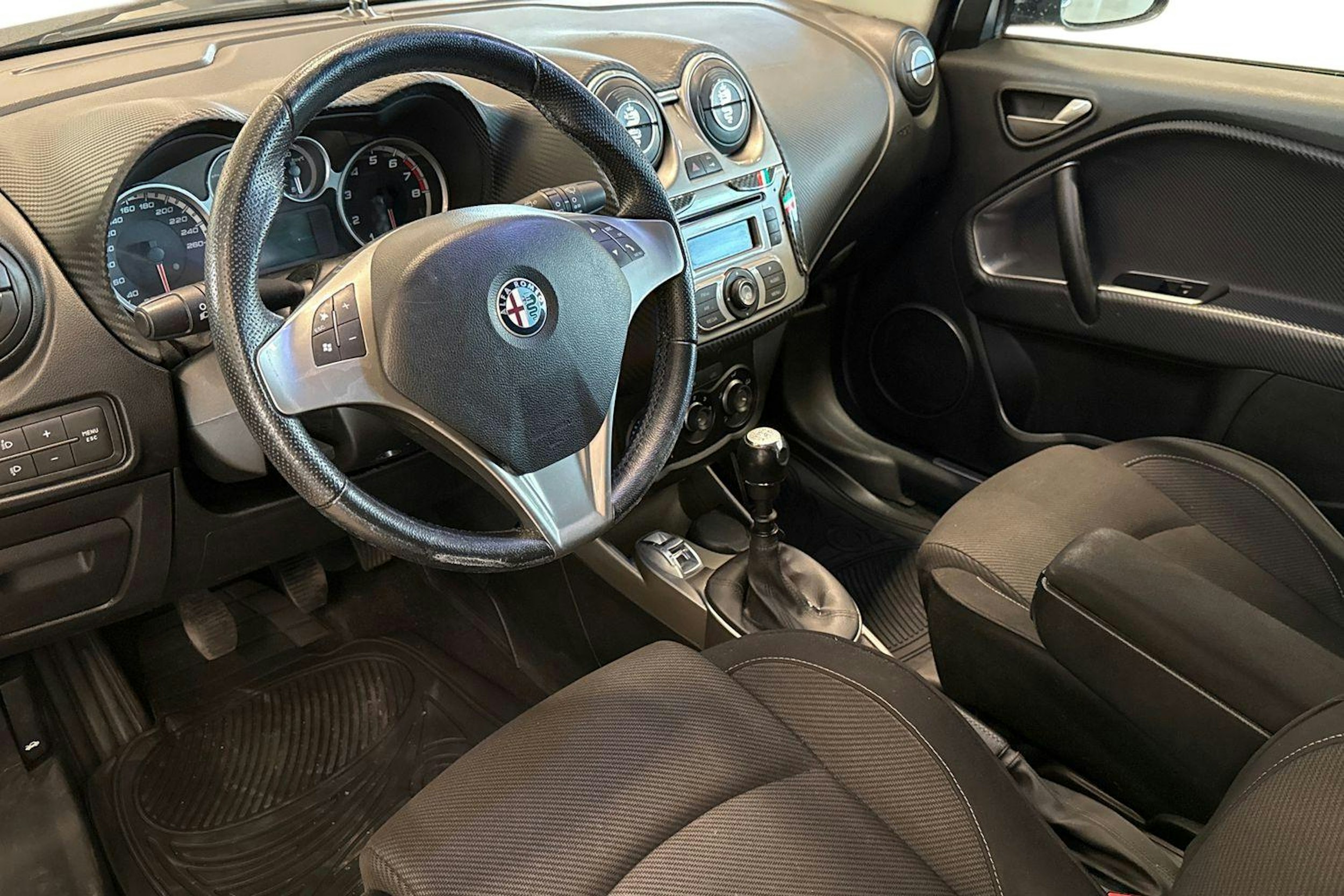 musta Alfa Romeo Mito 2010 kuva 7.