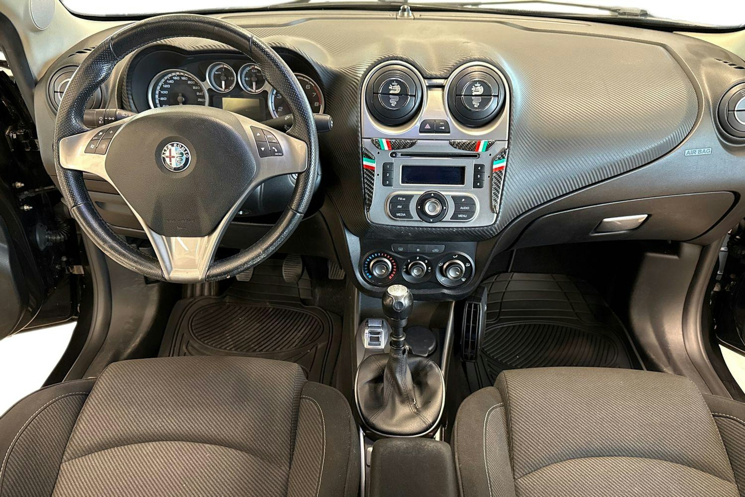 musta Alfa Romeo Mito 2010 kuva 9.