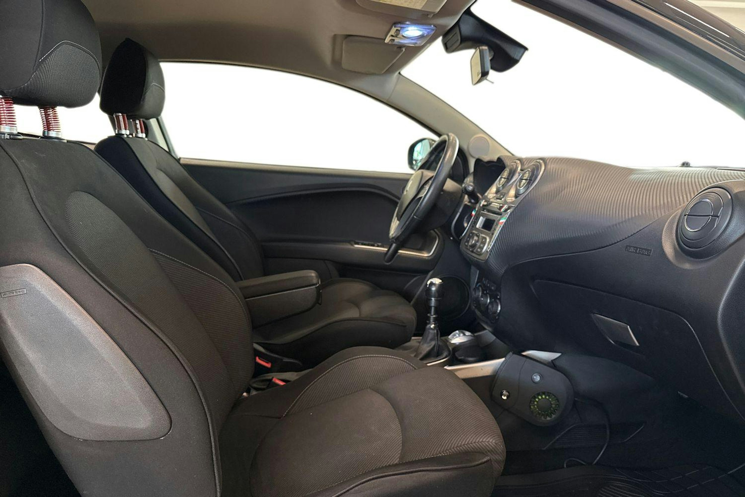 musta Alfa Romeo Mito 2010 kuva 10.
