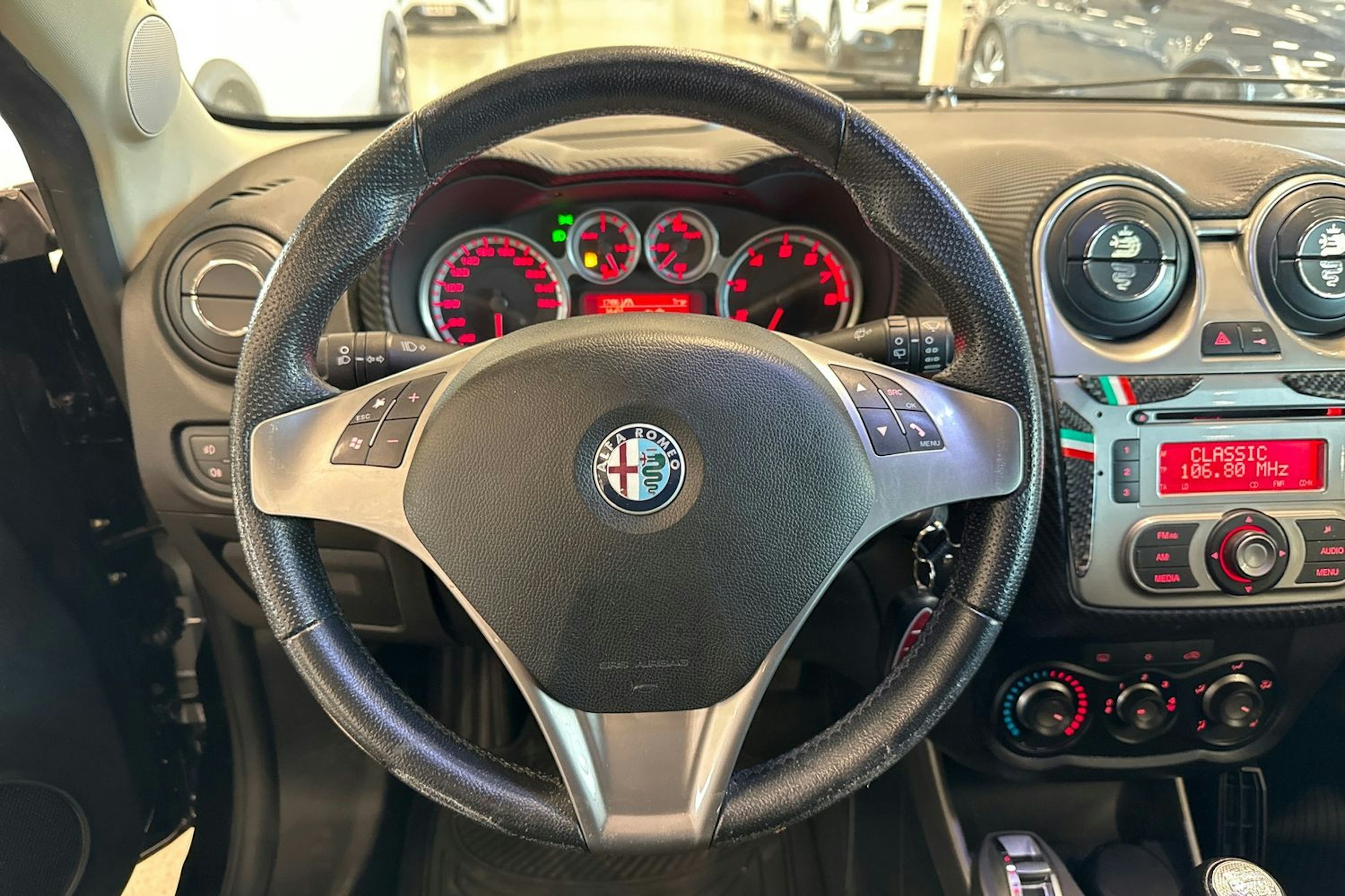 musta Alfa Romeo Mito 2010 kuva 15.