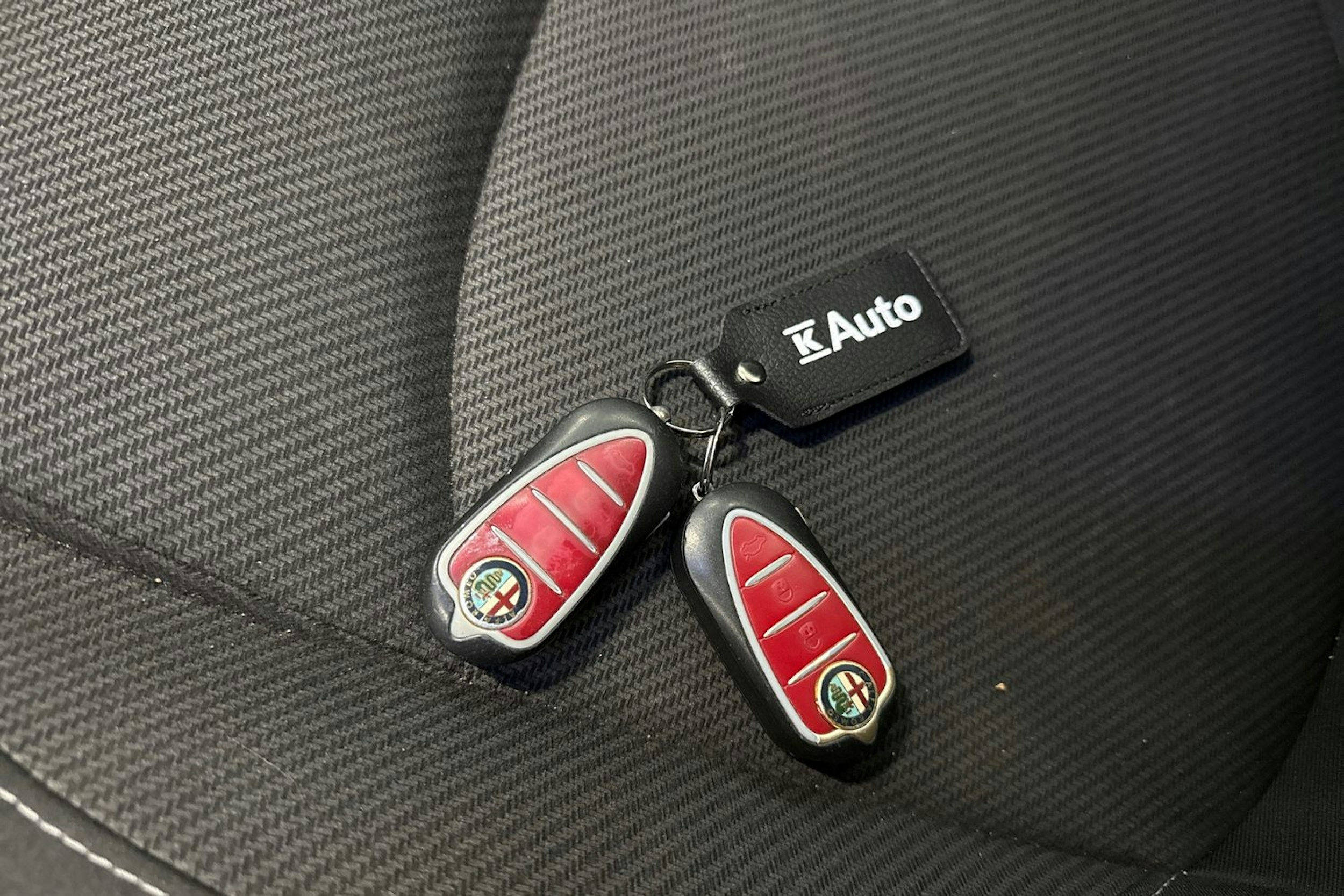musta Alfa Romeo Mito 2010 kuva 20.