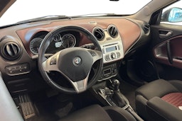 Musta Alfa Romeo Mito 2011 kuva 3.