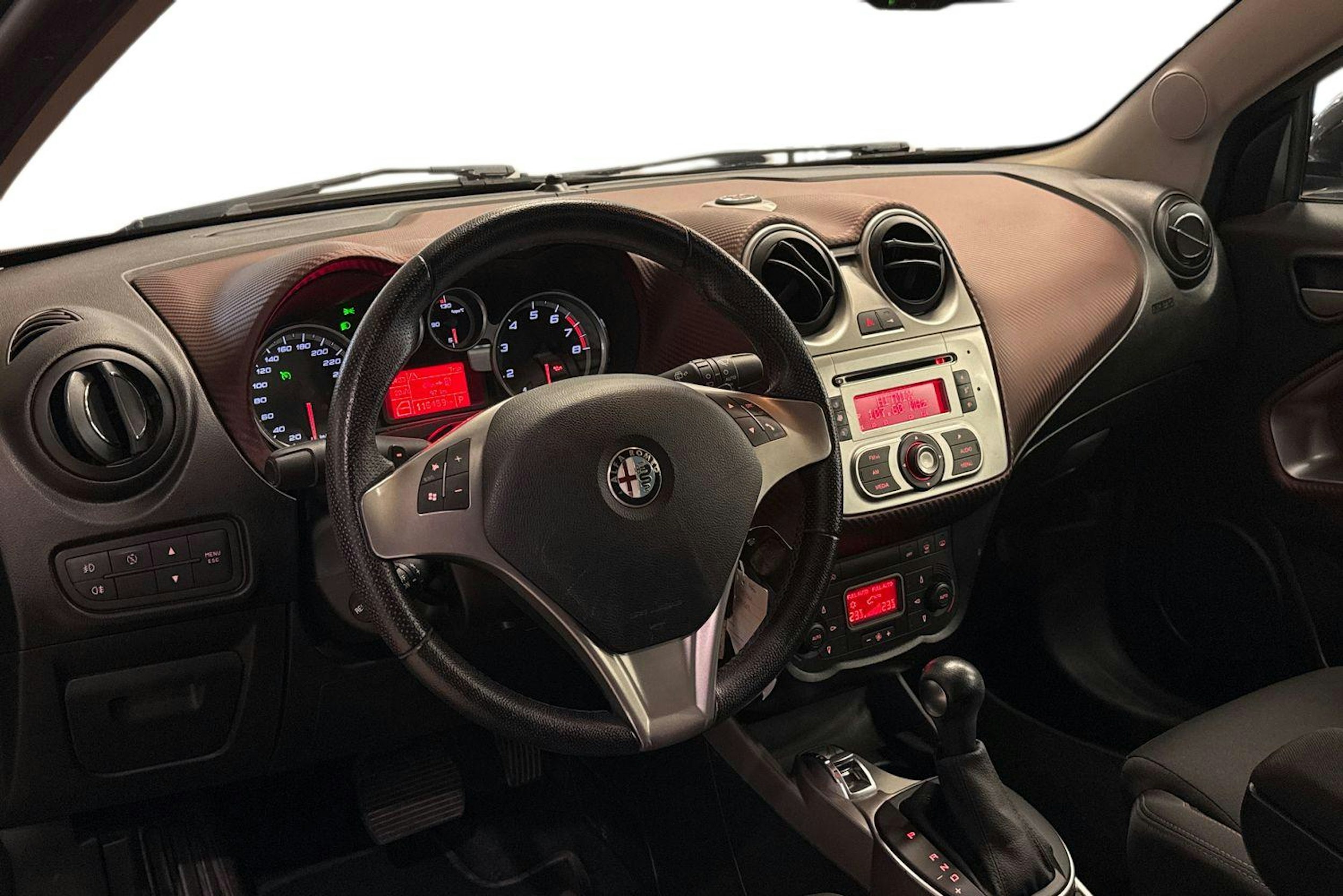 Musta Alfa Romeo Mito 2011 kuva 7.