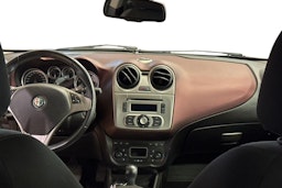 Musta Alfa Romeo Mito 2011 kuva 9.