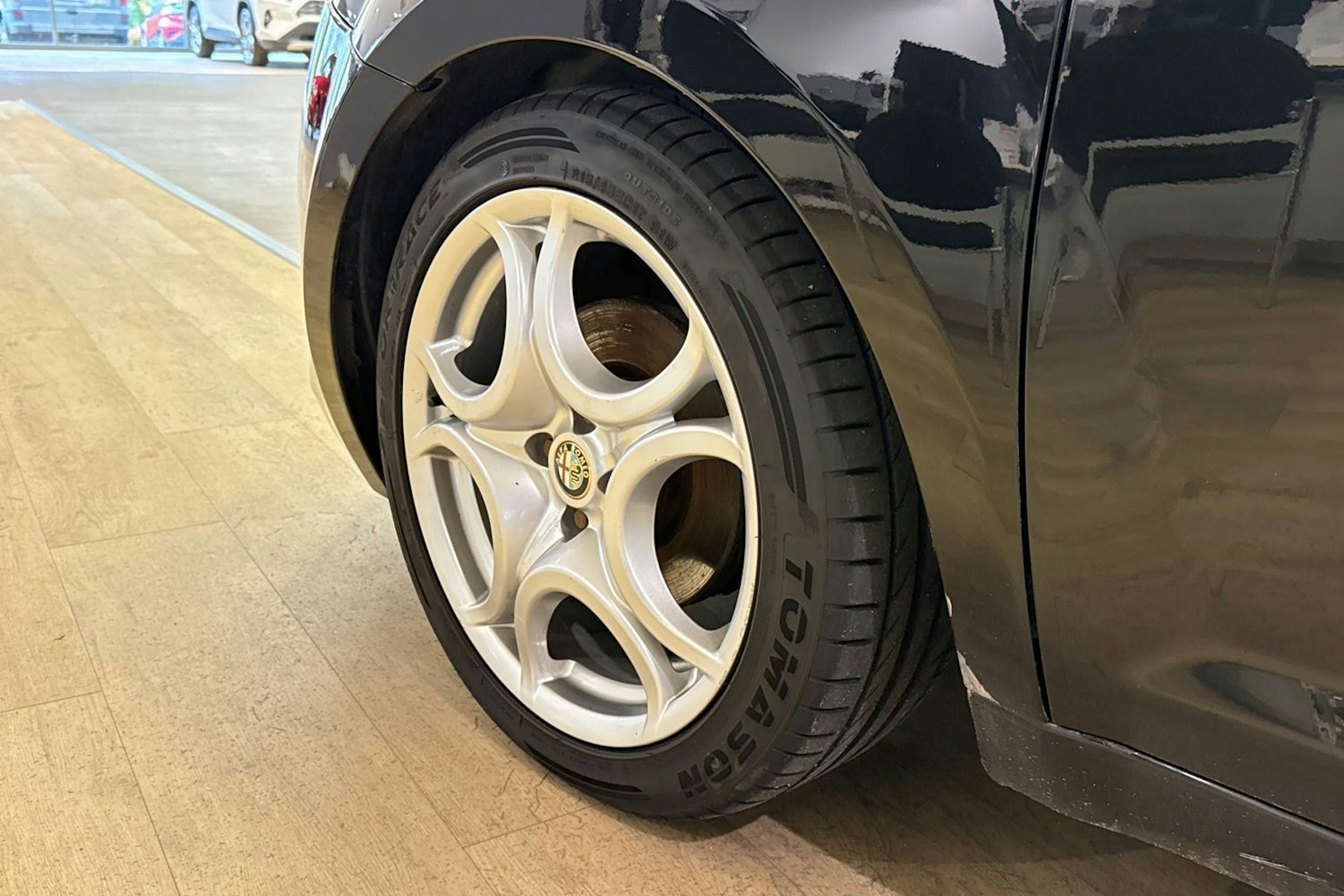 Musta Alfa Romeo Mito 2011 kuva 11.