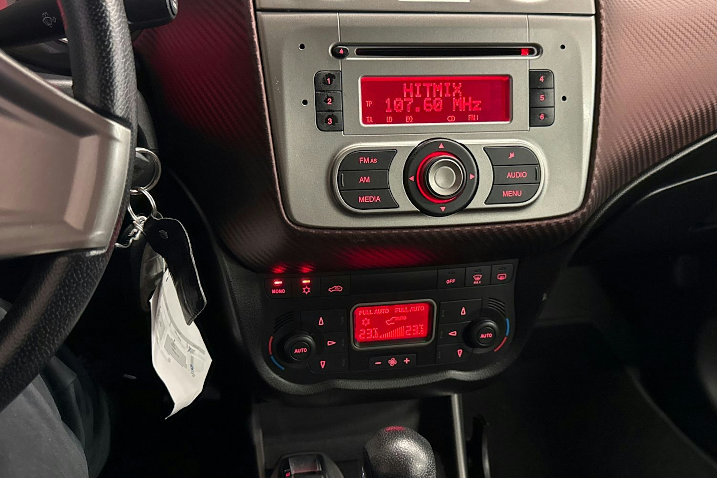 Musta Alfa Romeo Mito 2011 kuva 16.