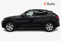 musta Alfa Romeo Stelvio 2017 kuva 5.