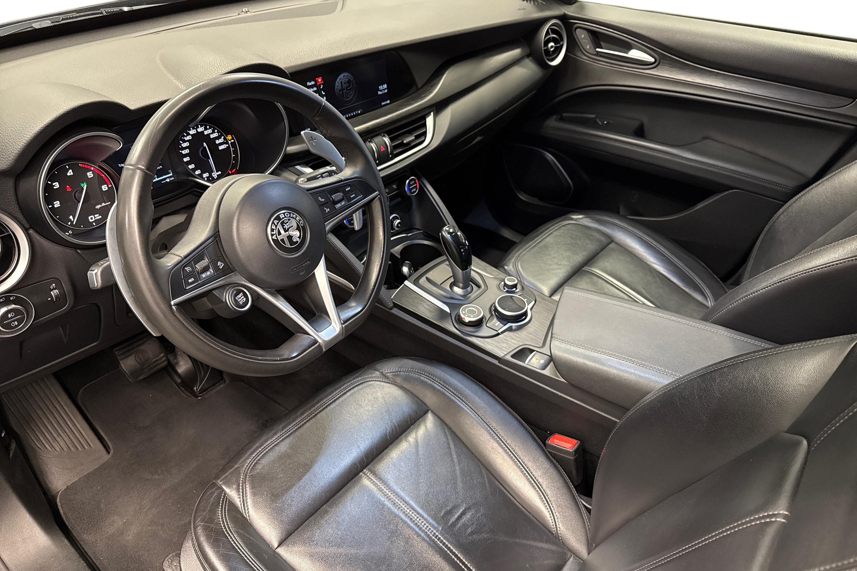 Alfa Romeo Stelvio 2017, kuva 6/24