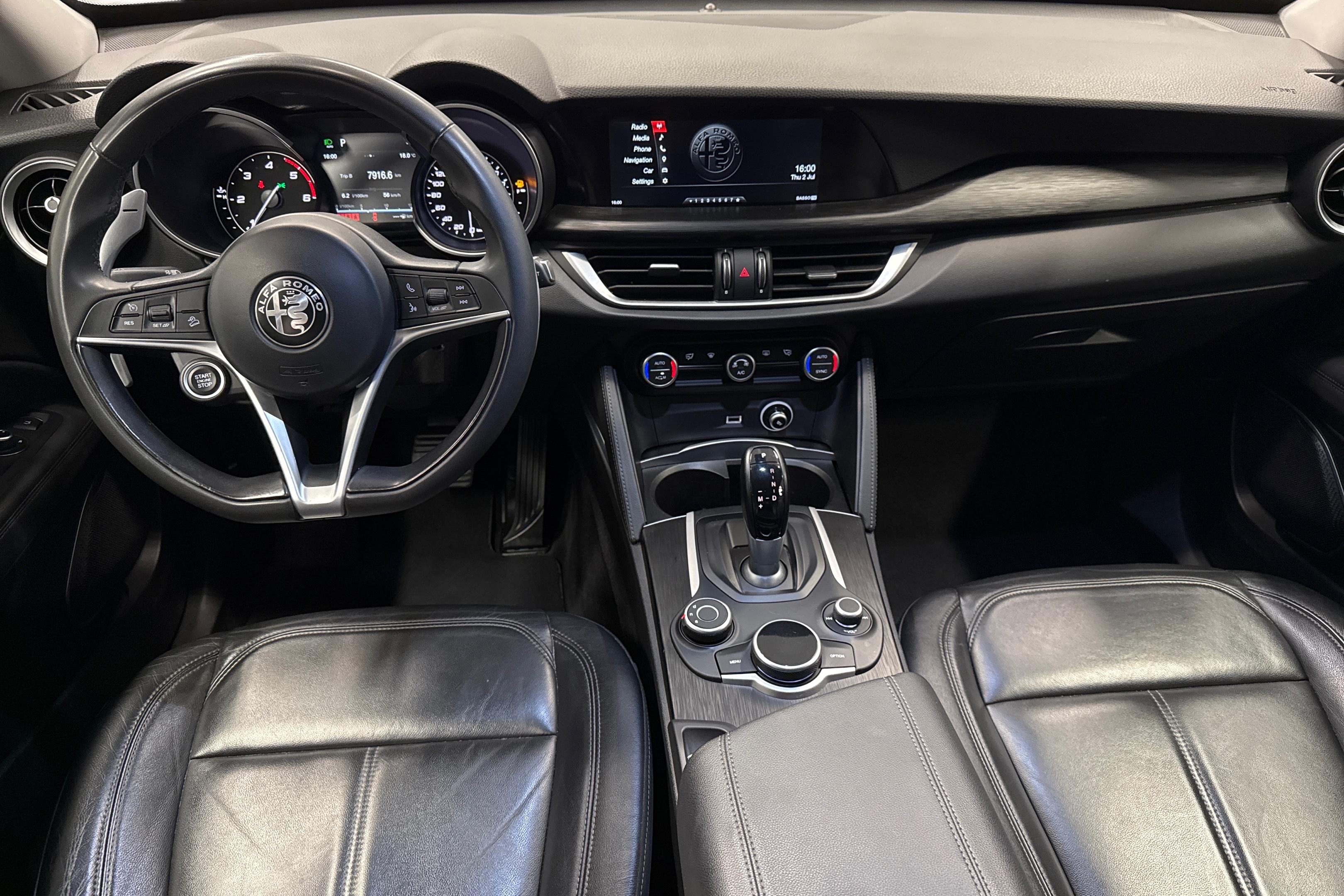 Alfa Romeo Stelvio 2017, kuva 7/24