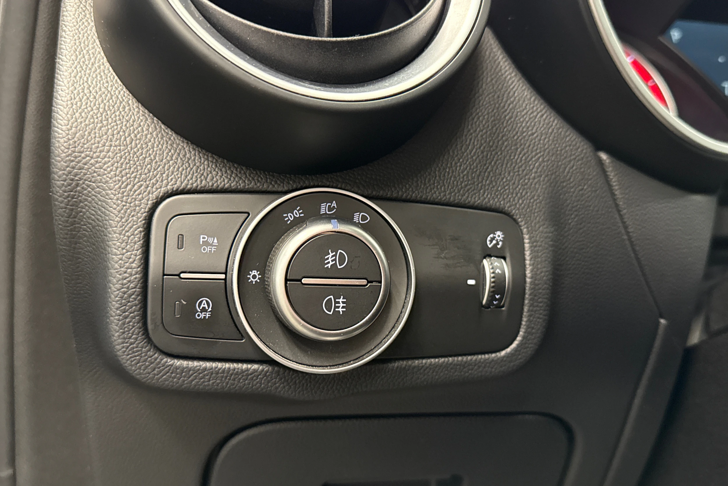 musta Alfa Romeo Stelvio 2017 kuva 16.