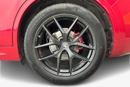 punainen Alfa Romeo Stelvio 2021 kuva 43.