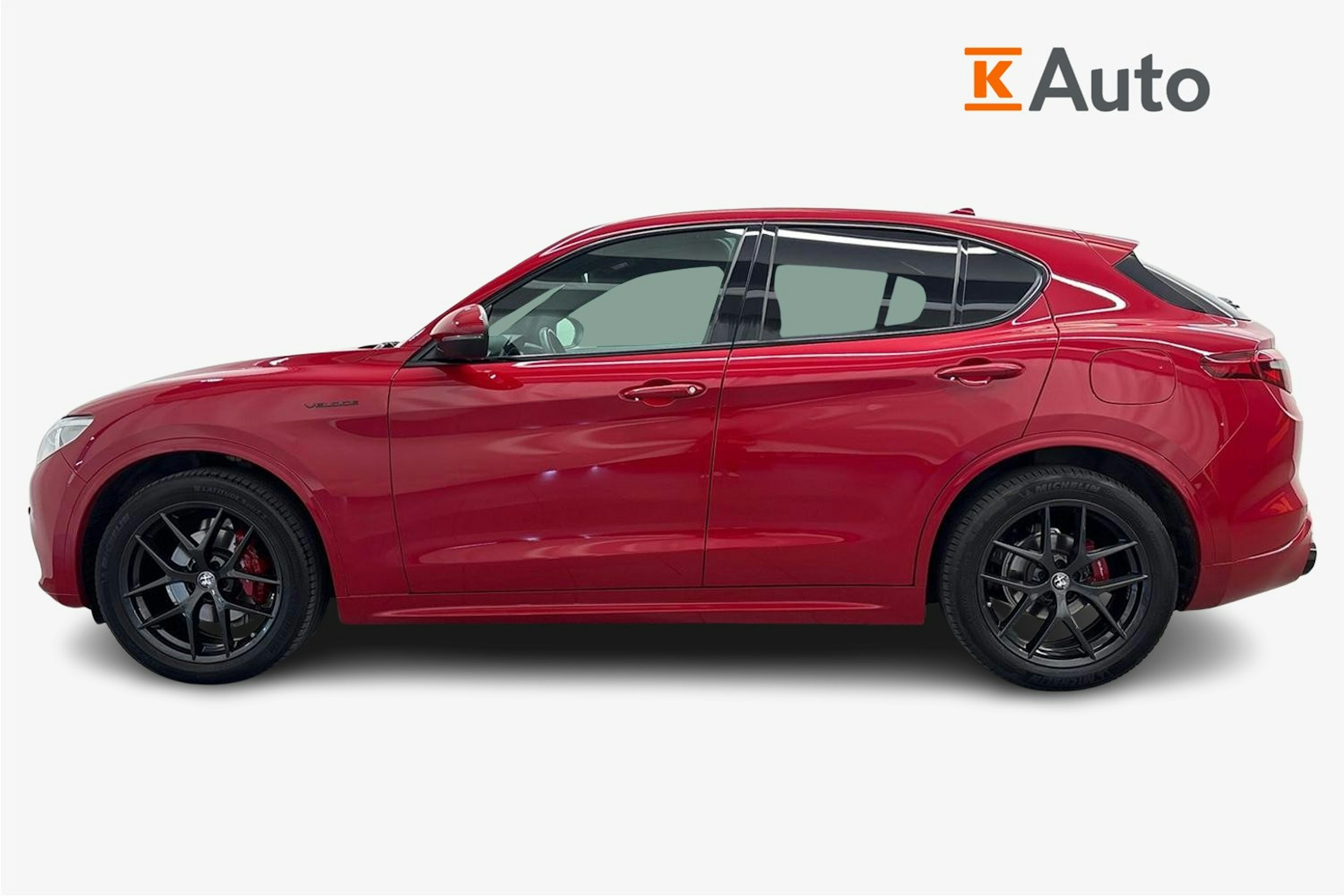 punainen Alfa Romeo Stelvio 2021 kuva 6.