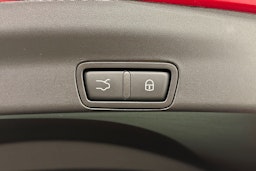 punainen Alfa Romeo Stelvio 2021 kuva 29.