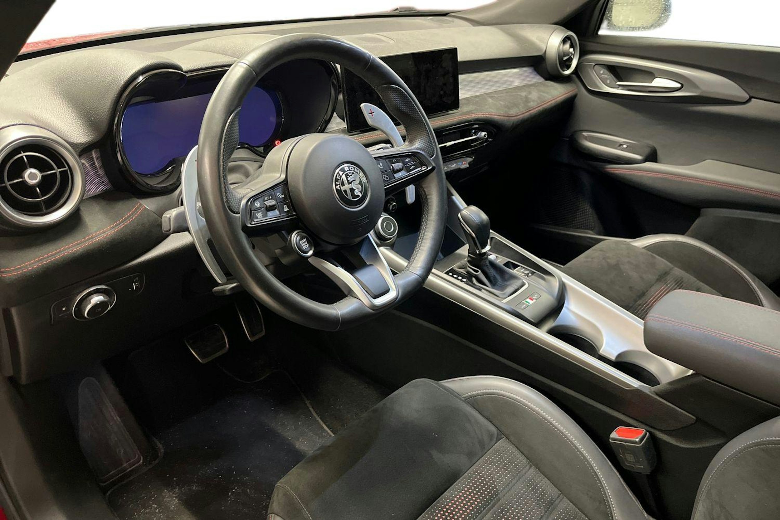 punainen Alfa Romeo Tonale 2024 kuva 3.